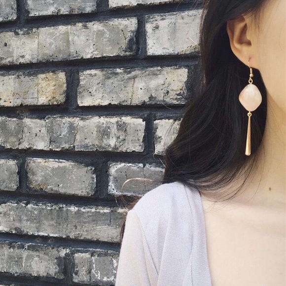 ⭐️Natural Shell Earrings - Picture 4 of 5